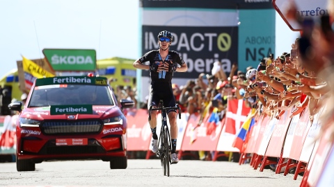 Vuelta : Arensman maître de la 15e étape