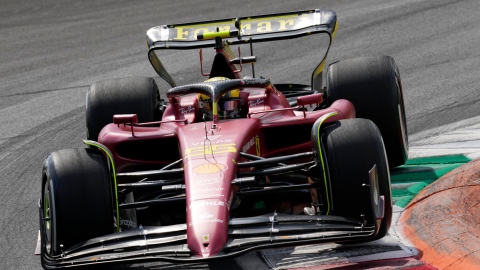 Ferrari domine les premiers essais en Italie