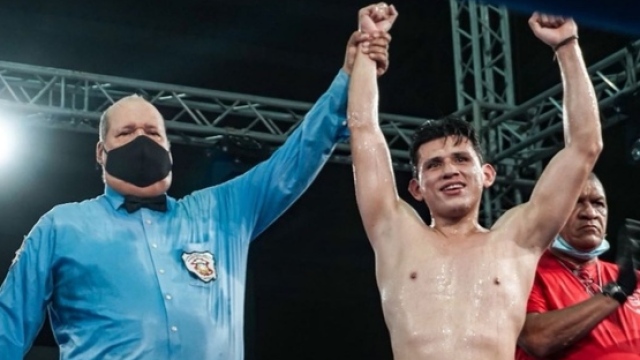 Le boxeur Luis Quiñones rend l'âme à 25 ans
