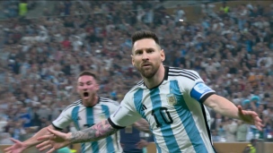 Qui d'autre que Messi sur un penality!