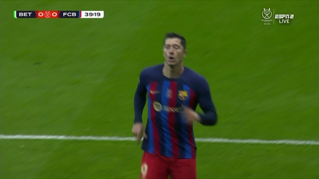 FC Barcelone 2 - Real Betis 2 (Tirs au but)