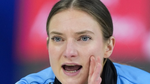 St-Georges vient à bout de Lawes, Einarson dominante