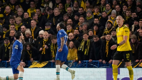 Chelsea renverse Dortmund et file en quarts