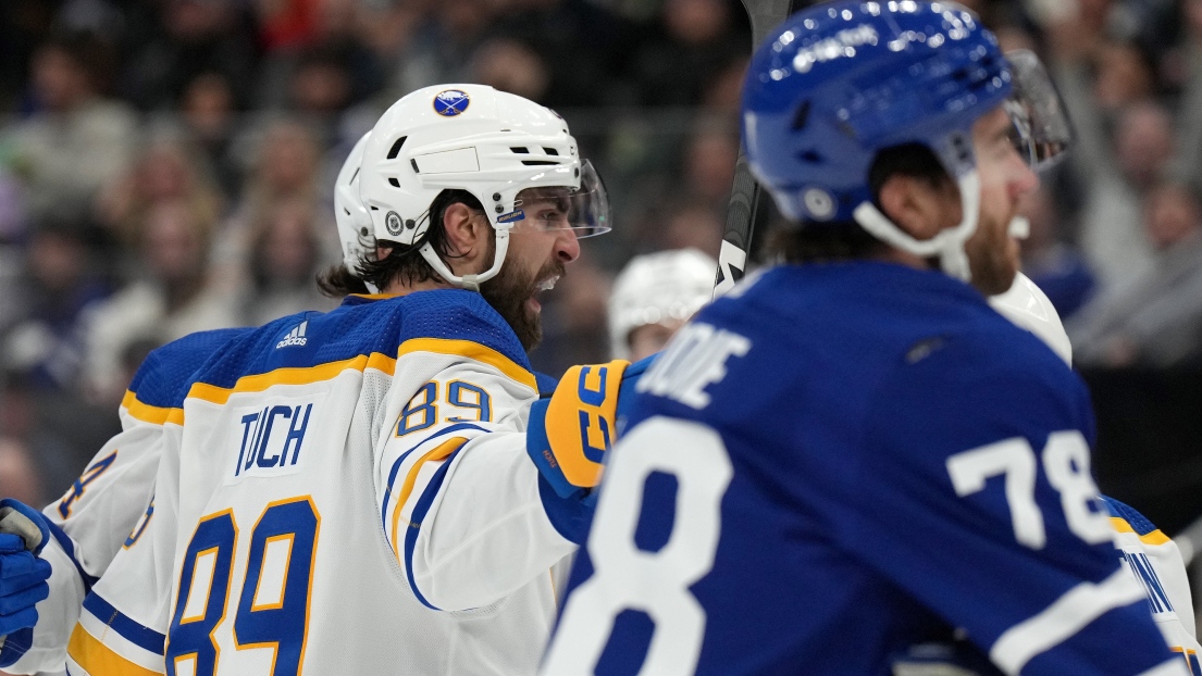 LNH : Les Sabres Inspirés Par Le Retour D'Alex Tuch Dans Une Victoire ...