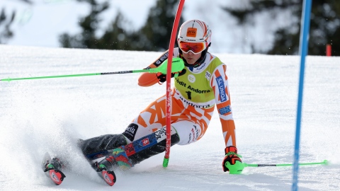 Vlhova domine le dernier slalom, Shiffrin termine 3e