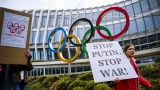 Manifestation contre la participation des Russes aux Jeux olympiques.