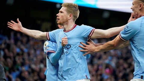 Manchester City domine le meneur Arsenal