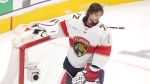 La coupe Stanley avant la coupe de cheveux pour Bobrovsky