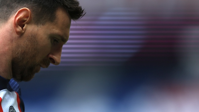 Messi s'excuse et attend la décision du PSG