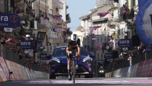 Giro : Evenepoel gagne la 1re étape