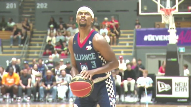 Blake Francis inspire l'Alliance à son 1er match