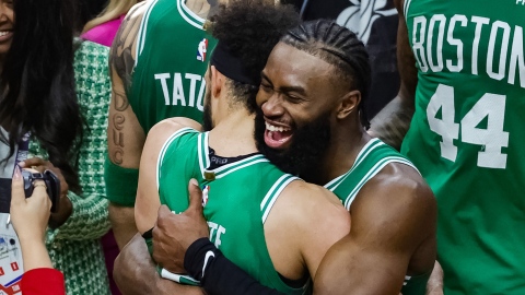 Au son de la sirène, les Celtics forcent un match no 7