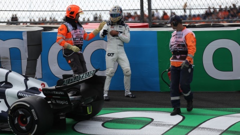 Main fracturée : Ricciardo ratera le GP des Pays-Bas
