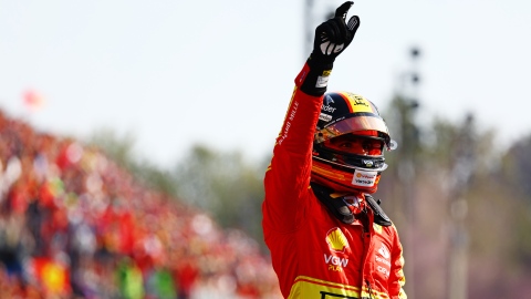 Sainz régale Ferrari et ses tifosi à Monza