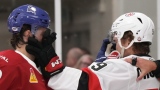 La rivalité est intense entre les joueurs du Rocket et les Senators.