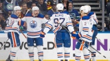 Les Oilers célèbrent le but de Ryan Nugent-Hopkins