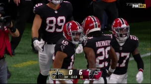 Les Falcons marquent... sur leur dégagement!