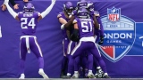 Les Vikings célèbrent le touché d'Andrew Van Ginkel