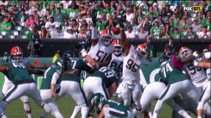 Botté bloqué par Myles Garrett! Touché des Browns! 