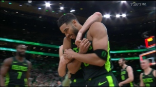 Jayson Tatum brise le coeur des Raptors