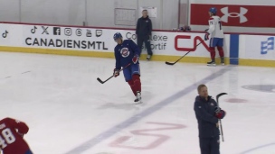 Laine avec les réguliers à l'entraînement