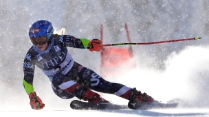 Shiffrin chute et se prive de sa 100e victoire