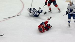 Tkachuk blessé par un sévère contact avec Kucherov