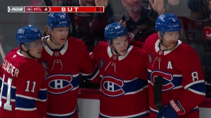 La passe de Hutson touche Hughes; 4-3 CH en 3e