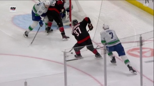 Svechnikov ridiculise les Canucks!