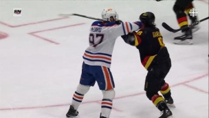 McDavid expulsé pour un double-échec au visage