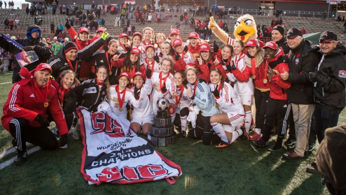 L'équipe de soccer féminin du Rouge et Or