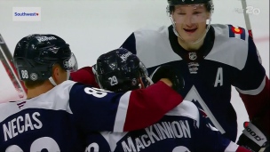 MacKinnon, 100e membre du club des 1000 points