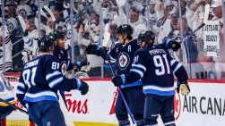 KJyle Connor, Alex Iafallo, Mark Scheifele et Cole Perfetti 