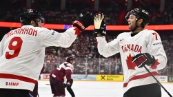 Nathan MacKinnon et Tyson Foerster