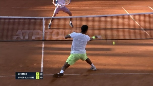 Auger-Aliassime prend confiance à Hambourg