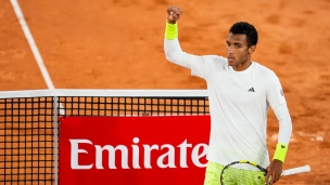 Auger-Aliassime trouve son chemin jusqu'au carré d'as