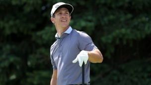 Un trou d'un coup propulse Thorbjorn Olesen