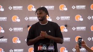 Deion Sanders : « Sa présence ici attirerait toute l'attention »