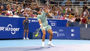 Alcaraz passe facilement en quart de finale
