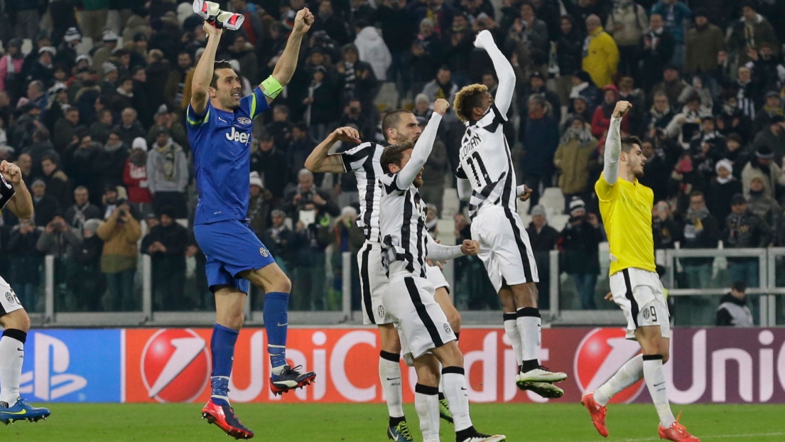 Les joueurs de la Juventus célèbrent la victoire.