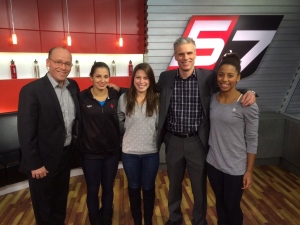 Le 26 février 2015, nous avons eu l'honneur de recevoir les grandes championnes de plongeon Pamela Ware, Roseline Filion et Jennifer Abel au 5 à 7. P.Ware, J.Abel et R.Filion au 5 à 7 26-02-2015