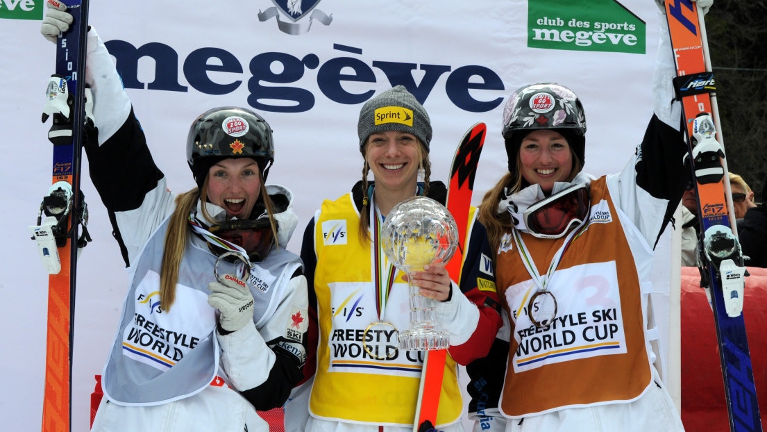 Les soeurs Justine et Chloé Dufour-Lapointe et Hannah Kearney