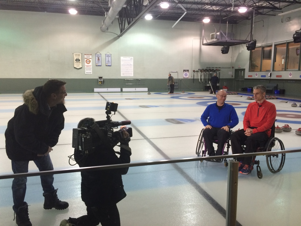 Behind the scenes de notre tournage, à Boucherville, du curling en fauteuil roulant. Le Défi Sportif est du 27 avril au 3 mai 2015! 10-03-2015 5 à 7 au défi Sportif