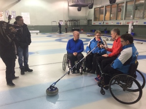 Behind the scenes de notre tournage, à Boucherville, du curling en fauteuil roulant. Le Défi Sportif est du 27 avril au 3 mai 2015! 10-03-2015 5 à 7 au défi sportif