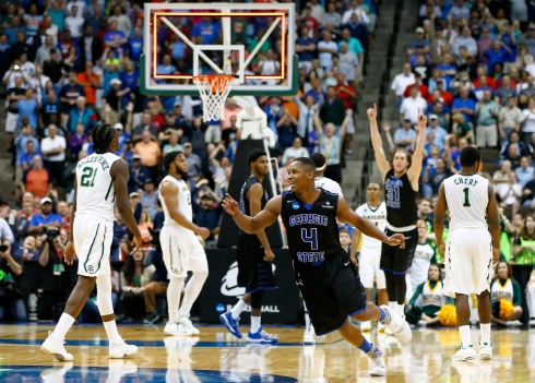 Les Panthers de l'Université Georgia State célèbrent leur victoire surprise