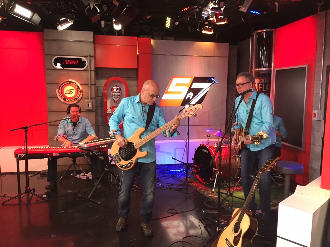 Le printemps est arrivé le 20 mars 2015, et nous l'avons célébré!
Pour l'occasion, Bertrand Houle nous a montré ses talents de musicien! Party de Printemps, 5 à 7, 20-03-2015