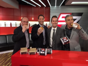 Merci à Maxime Harvey et à McDonald's de nous avoir permis de goûter au nouveau Max67. Super bon! Maxime Harvey 5 à 7 25-03-2015