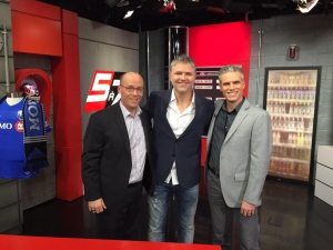 Un grand merci à la légende, Dominic Paquet, pour sa visite au 5 à 7 pour le Défi têtes rasées! Dominic Paquet 5 à 7 26-03-2015