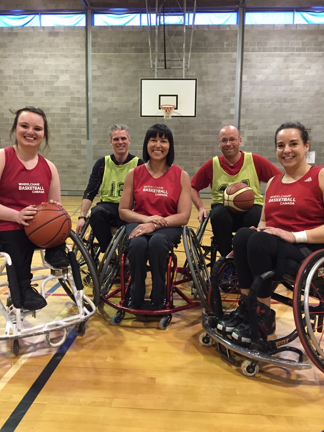 Le 13 avril 2015, c'était la suite de notre Défi Sportif. Pour l'occasion, nous avons joué au basketball en fauteuil-roulant! 13-04-2015 Défi Sportif