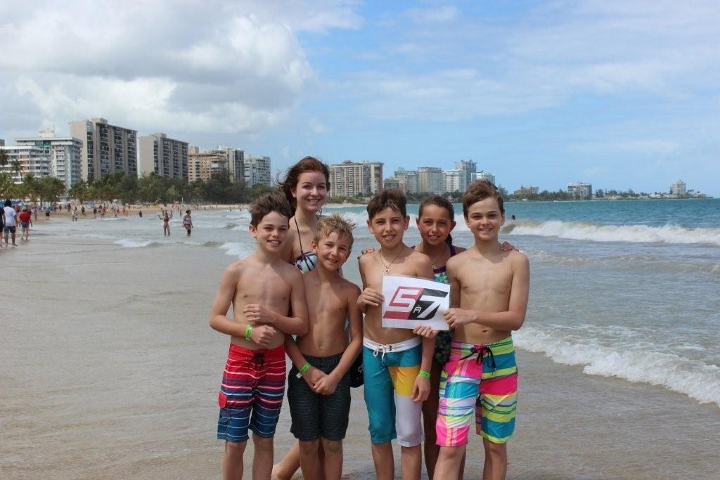 Justin et Béatrice Roger, Louis-Mathieu et Simon-Olivier Ruel ainsi que Samuel et Karine Goyette